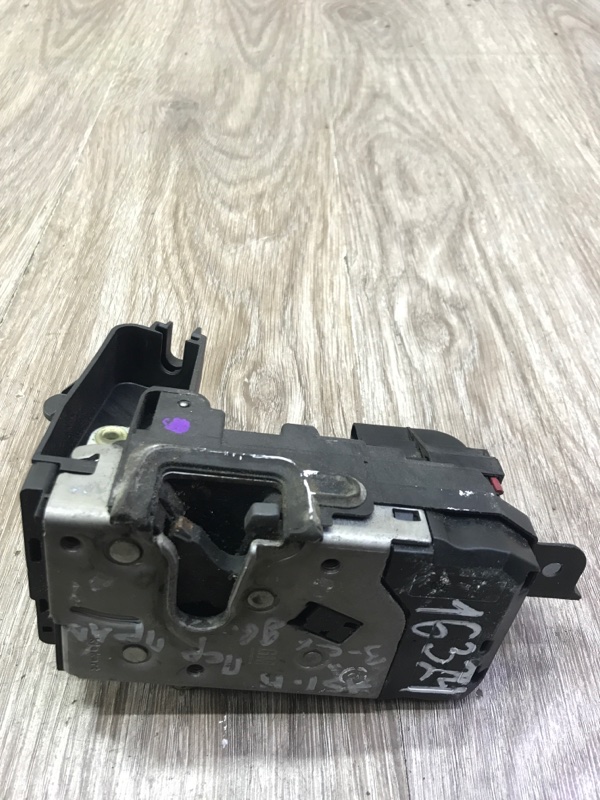 Замок двери Opel Astra H 2005-2012 хетчбэк 3-х дв. Перед. Прав.