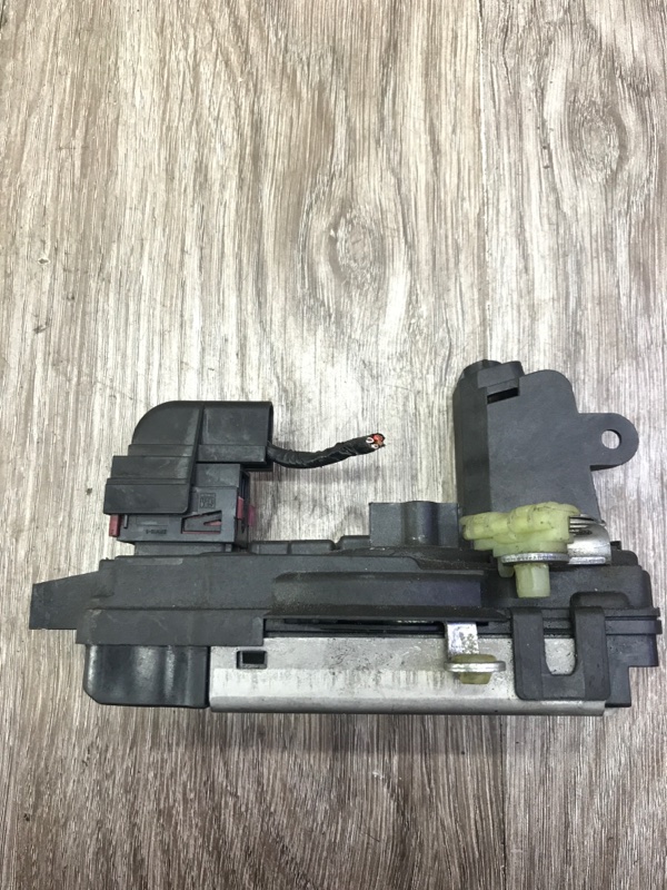 Замок двери Opel Astra H 2005-2012 хетчбэк 3-х дв. Перед. Прав.