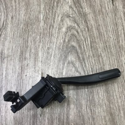 Переключатель поворотов Volkswagen Golf 5 2004 хетчбэк 5-ти дв. - изображение 6
