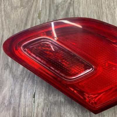 Фонарь крышки багажника Opel Astra J 2010 хетчбэк 5-ти дв., Задн., Прав. - изображение 2