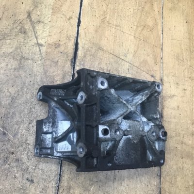Кронштейн кондиционера Ford Focus 2 2007 HXDA - изображение 2