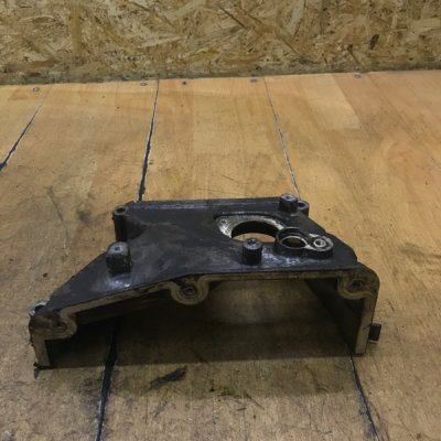 Передняя крышка двигателя Land Rover Range Rover 2003 M62B44 Прав. - изображение 3