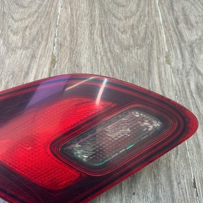Фонарь крышки багажника Opel Astra J 2010 хетчбэк 5-ти дв., Задн., Лев. - изображение 4