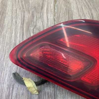 Фонарь крышки багажника Opel Astra J 2010 хетчбэк 5-ти дв., Задн., Прав. - изображение 2