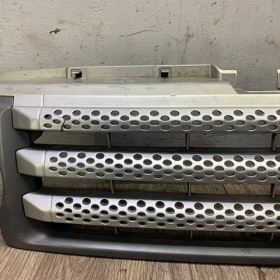 Решетка радиатора Land Rover Range Rover Sport 2004 внедорожник Перед. - изображение 8