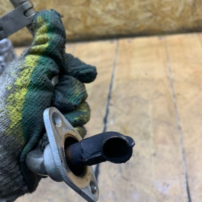 Патрубок EGR Volkswagen Golf 5 2004 BCA 1.4 - изображение 2