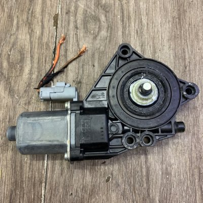 Мотор стеклоподъемника Hyundai I30 2010 универсал Перед. Прав. - изображение 7