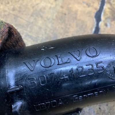 Патрубок турбины Volvo V50 2006 D5244T - изображение 3