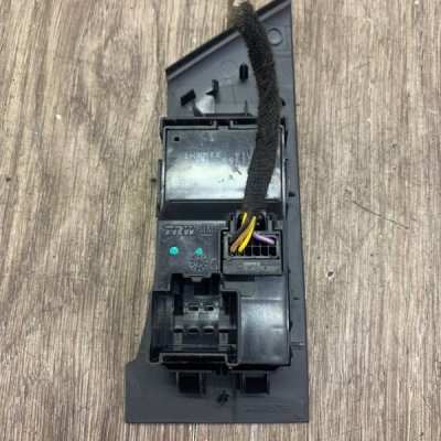 Кнопка стеклоподъемника Opel Astra J 2010 хетчбэк 5-ти дв. Перед. - изображение 6