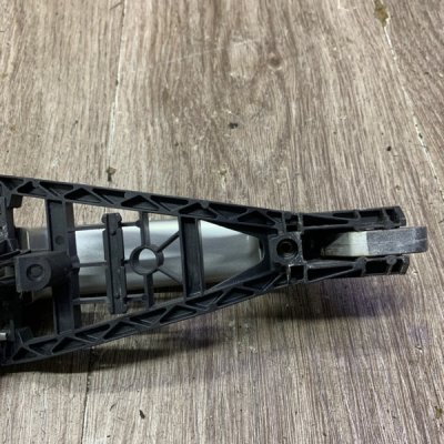 Ручка двери внешняя Opel Corsa D 2007 хетчбэк 5-ти дв. Задн. Прав. - изображение 2