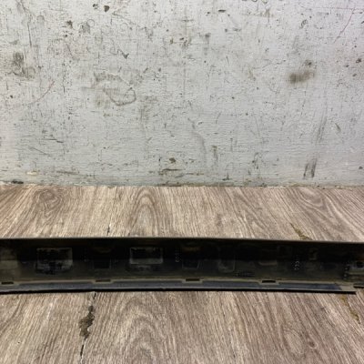 Молдинг крышки багажника Land Rover Range Rover Sport 2003 внедорожник Задн. - изображение 3