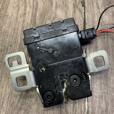 Замок крышки багажника Land Rover Range Rover Sport 2003 внедорожник Задн. - изображение 4
