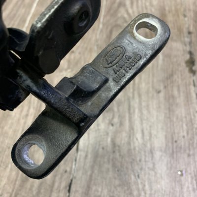 Петля крышки багажника Land Rover Range Rover Sport 2003 внедорожник Задн. Лев. - изображение 6