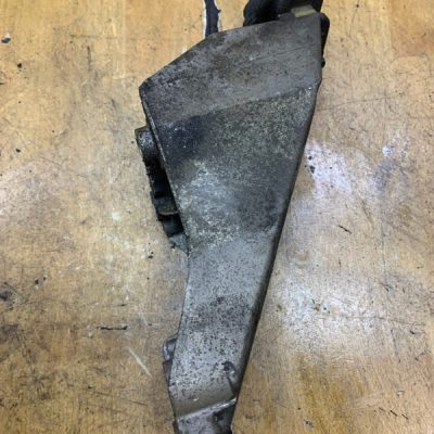 Кронштейн двигателя Audi A4 2004 ALT, Лев. - изображение 5