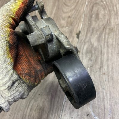 Ролик натяжной Volvo C30 2007 D4164T - изображение 2