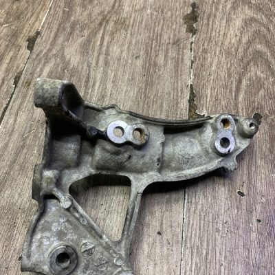 Кронштейн генератора Volvo C30 2007 D4164T - изображение 5