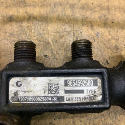 Топливная рампа Ford Fiesta 2009 F6JB хетчбэк 3-х дв. - изображение 4