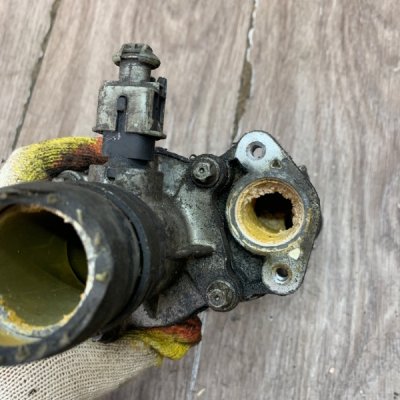 Корпус термостата Opel Astra H Z16XEP - изображение 5