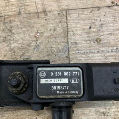 Датчик давления выхлопных газов Opel Corsa D 2008 хетчбэк 5-ти дв. Z17DTR - изображение 3