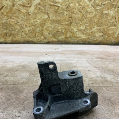 Кронштейн гидроусилителя Subaru Forester 2005 универсал EJ204L - изображение 5
