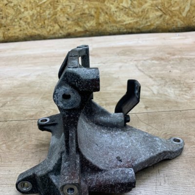 Кронштейн кондиционера Subaru Forester 2005 универсал EJ204L - изображение 4