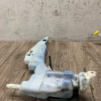 Бачок омывателя Ford Focus 1 - изображение 2