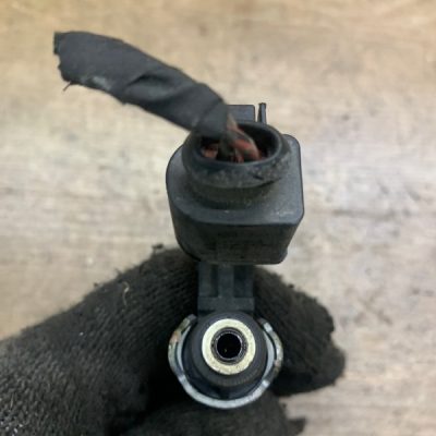 Топливная форсунка Volkswagen Golf 5 2006 BLF хетчбэк 5-ти дв. - изображение 4