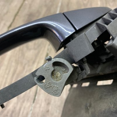 Ручка двери внешняя Ford Fiesta 6 2008 хетчбэк 5дв. SPJA Задн. Прав. - изображение 6