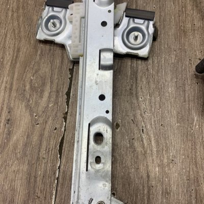 Стеклоподъемник Ford Fiesta 6 2008 хетчбэк 5дв. SPJA Задн. Лев. - изображение 11