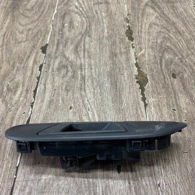 Ручка двери внутренняя Ford Fiesta 6 2008 хетчбэк 5дв. SPJA Перед. Лев. - изображение 6