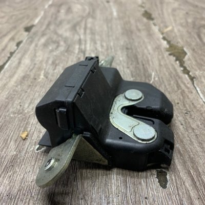 Замок крышки багажника Opel Corsa D 2008 хетчбэк 3-х дв. Задн. - изображение 3