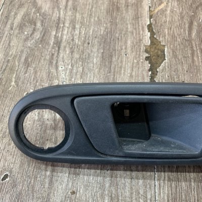 Ручка двери внутренняя Ford Fiesta 6 2008 хетчбэк 5дв. SPJA Перед. Прав. - изображение 6