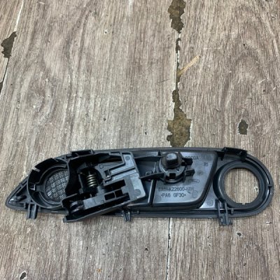 Ручка двери внутренняя Ford Fiesta 6 2008 хетчбэк 5дв. SPJA Перед. Прав. - изображение 9