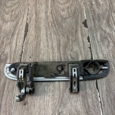 Ручка крышки багажника Toyota bB 2001 минивэн Задн. - изображение 10