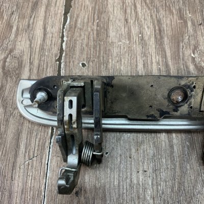Ручка крышки багажника Toyota bB 2001 минивэн Задн. - изображение 3