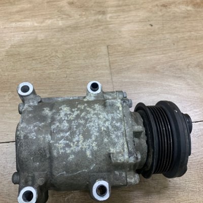 Компрессор кондиционера Ford Fiesta 5 2007 хетчбэк 3дв. FUJA - изображение 7