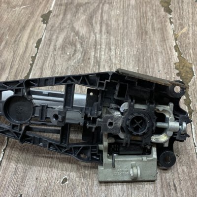 Ручка двери внешняя Opel Astra J 2009 хетчбэк 5дв. A14XER Перед. Лев. - изображение 4