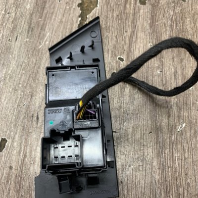 Кнопка стеклоподъемника Opel Astra J 2009 хетчбэк 5дв. A14XER Перед. - изображение 6