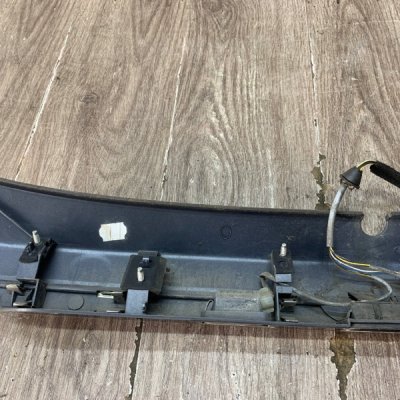 Накладка на крышку багажника Ford Fiesta 6 2008 хетчбэк 5дв. SPJA Задн. - изображение 2