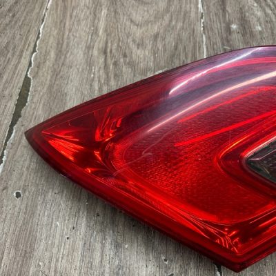 Фонарь крышки багажника Opel Astra J 2009 A14XER хетчбэк 5дв., Задн., Лев. - изображение 3