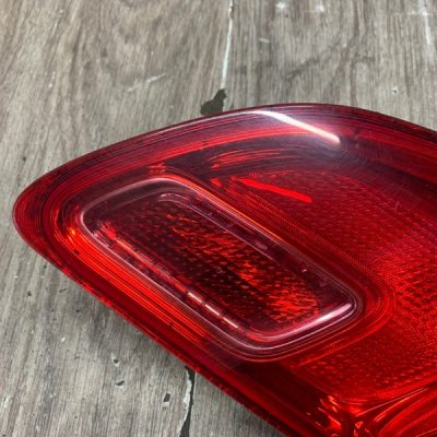 Фонарь крышки багажника Opel Astra J 2009 A14XER хетчбэк 5дв., Задн., Прав. - изображение 2
