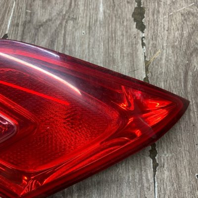 Фонарь крышки багажника Opel Astra J 2009 A14XER хетчбэк 5дв., Задн., Прав. - изображение 3