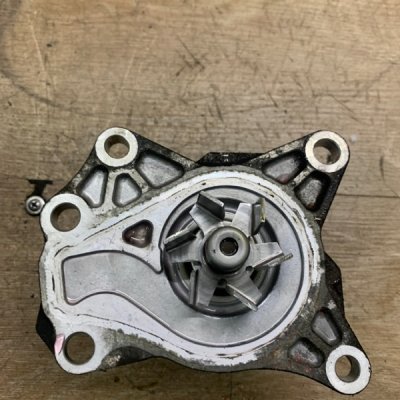 Помпа Peugeot 107 2005 хетчбэк 3дв. 1KR-FE(384F) - изображение 4