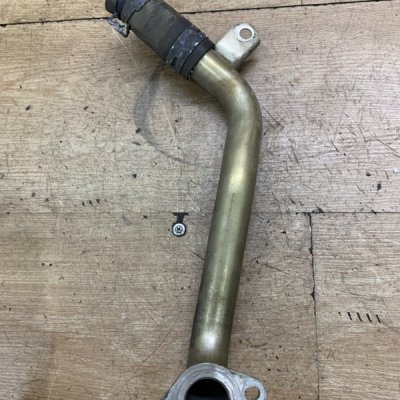 Патрубок системы охлаждения двигателя Peugeot 107 2005 хетчбэк 3дв. 1KR-FE(384F) - изображение 5