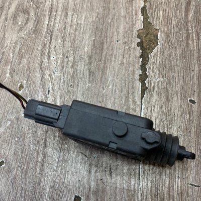 Активатор замка крышки багажника Opel Astra G 2002 Z16XE 1.6 Задн. - изображение 2