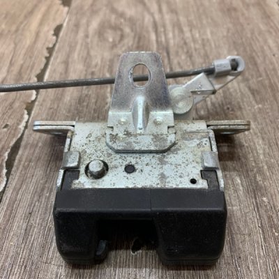 Замок крышки багажника Opel Astra G 2002 Z16XE 1.6 Задн. - изображение 5