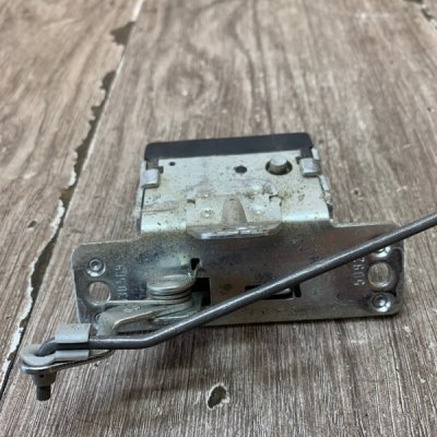 Замок крышки багажника Opel Astra G 2002 Z16XE 1.6 Задн. - изображение 6