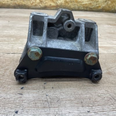 Кронштейн МКПП Volkswagen Golf 5 2005 BLF - изображение 6