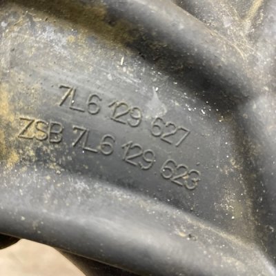 Патрубок впускного коллектора Volkswagen Touareg 2006 AXQ - изображение 8