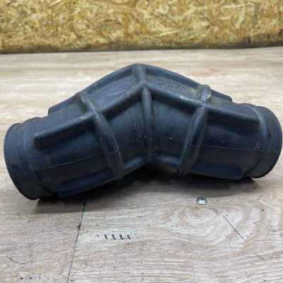 Патрубок впускного коллектора Volkswagen Touareg 2006 AXQ - изображение 4